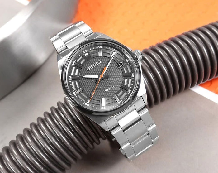 Seiko Men Analog Stainless Steel Watch SUR507P1, Silver