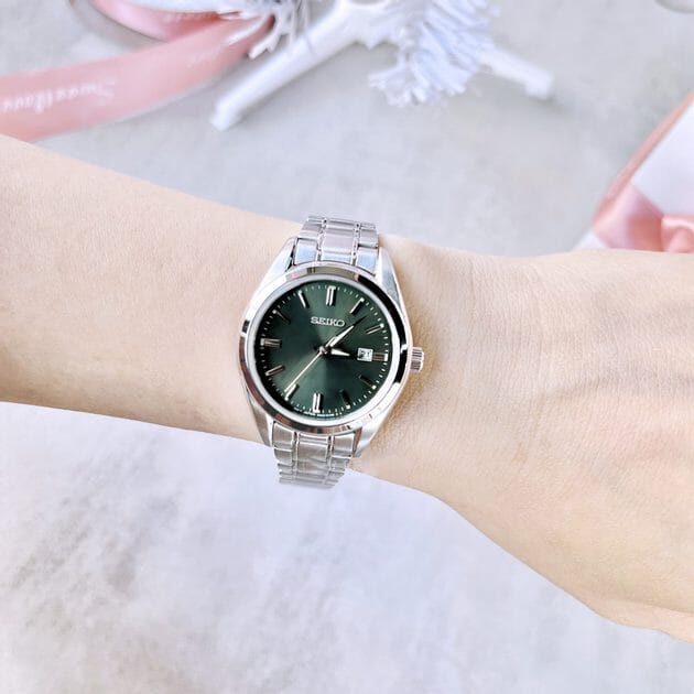 Seiko Women Analog Quartz Watch with Stainless Steel Strap SUR533P1, Green Dial, Bracelet