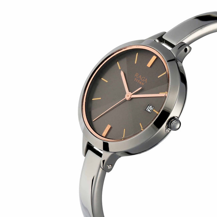 Titan Raga Viva Analog Champagne Dial Women's Watch-NL2578QM02/NP2578QM02, black, Bracelet, black, Bracelet