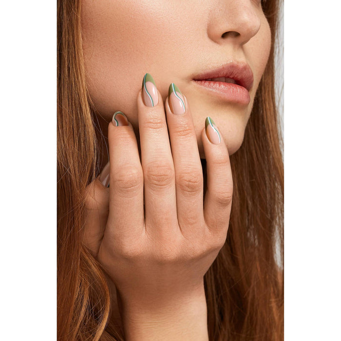 Verde Vogue Press-On Nails | Minimalist Green Accent Nails with Curved Lines | Reusable
